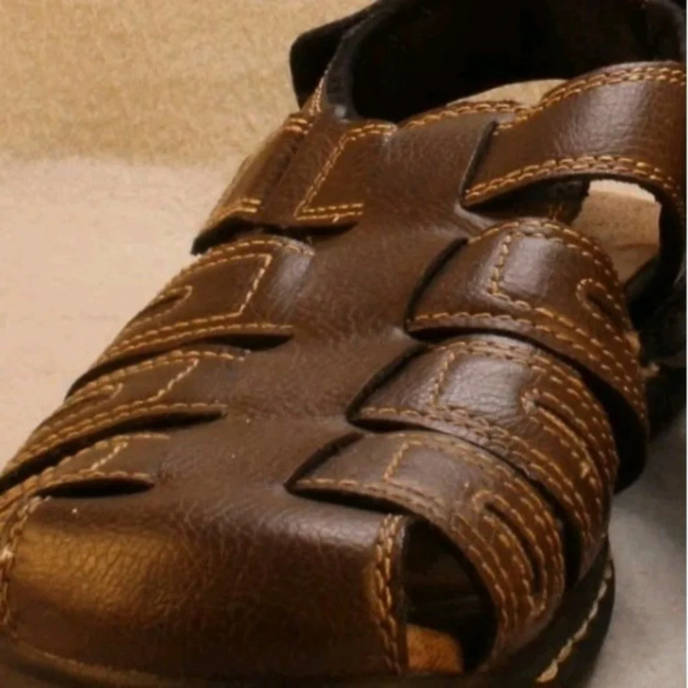 St John's Bay Men's Brown Fisherman Sandals Closed Toe Comfort Walking